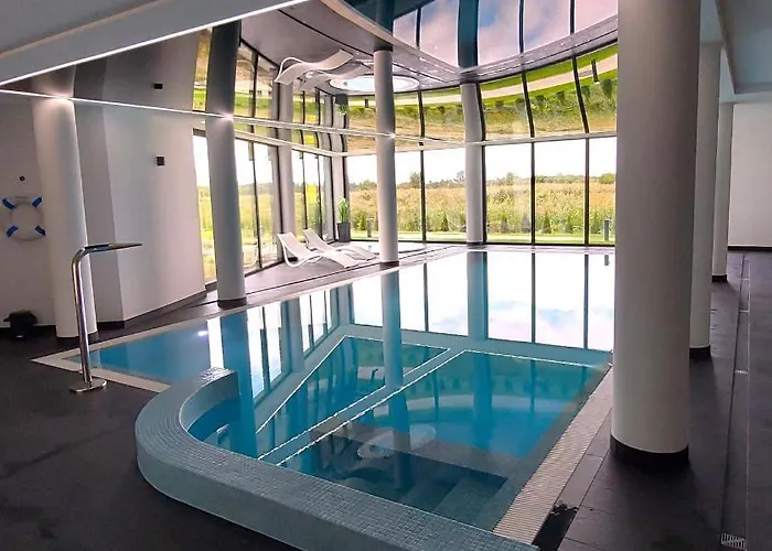 Westin House 215 Apartment